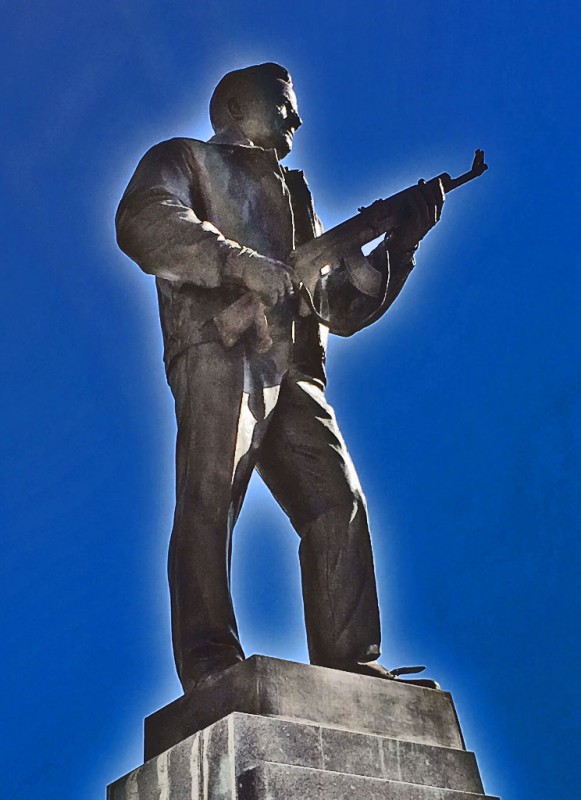 Kalashnikov Statue Causes Controversy in Moscow